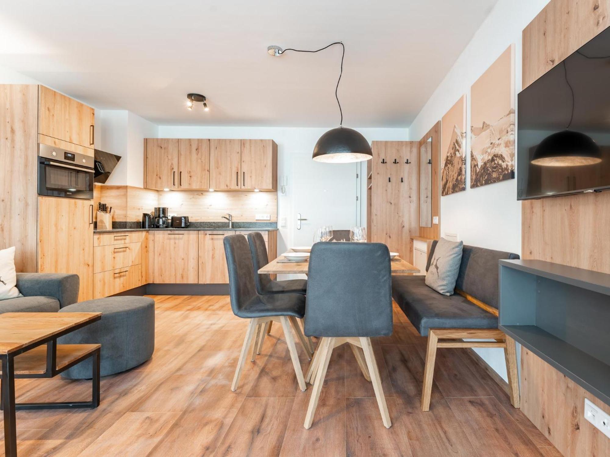 Falken Suites Top 4 Kaprun Esterno foto